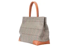 Russell Tote<Stubbs & Wootton New